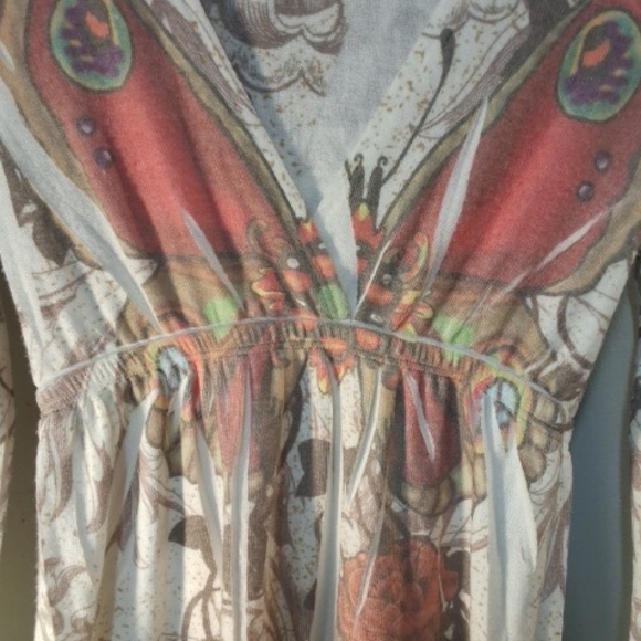 Julie's Closet Artistic Beige Top - Picture 2 of 5